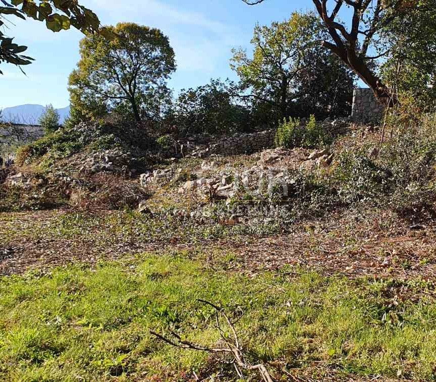 Srdoči, Rijeka, 982m2