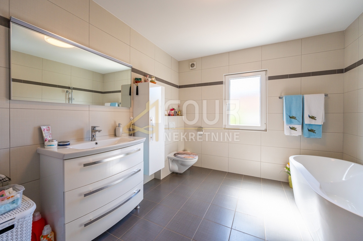 Nova Vas, Poreč, 355,66m2