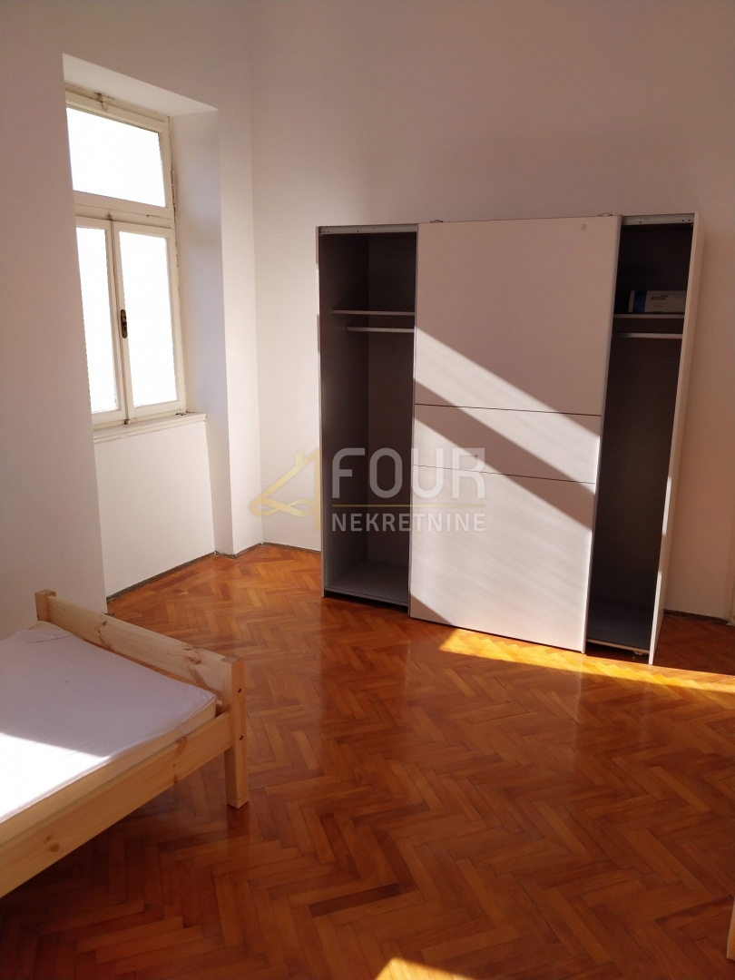 Centar, Pula, 66,76m2