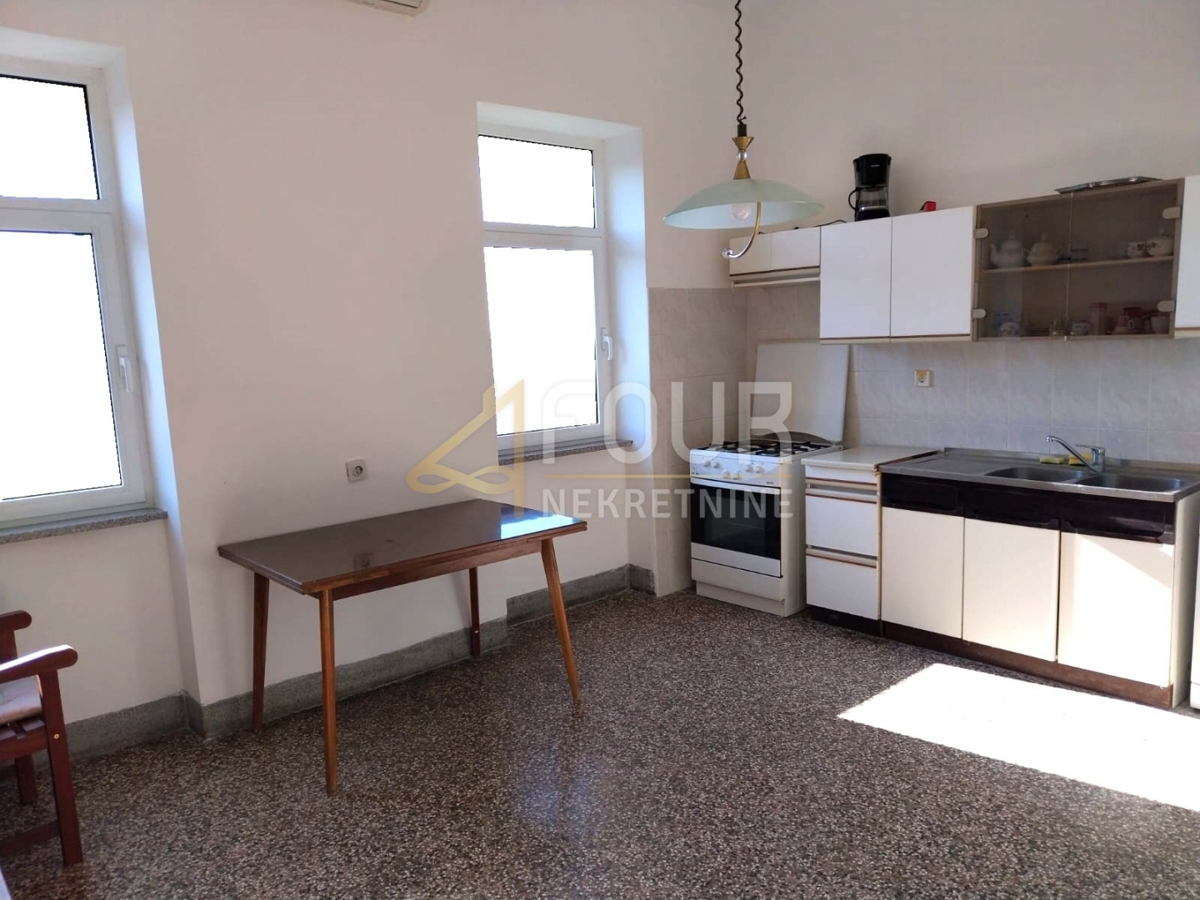 Centar, Pula, 66,76m2