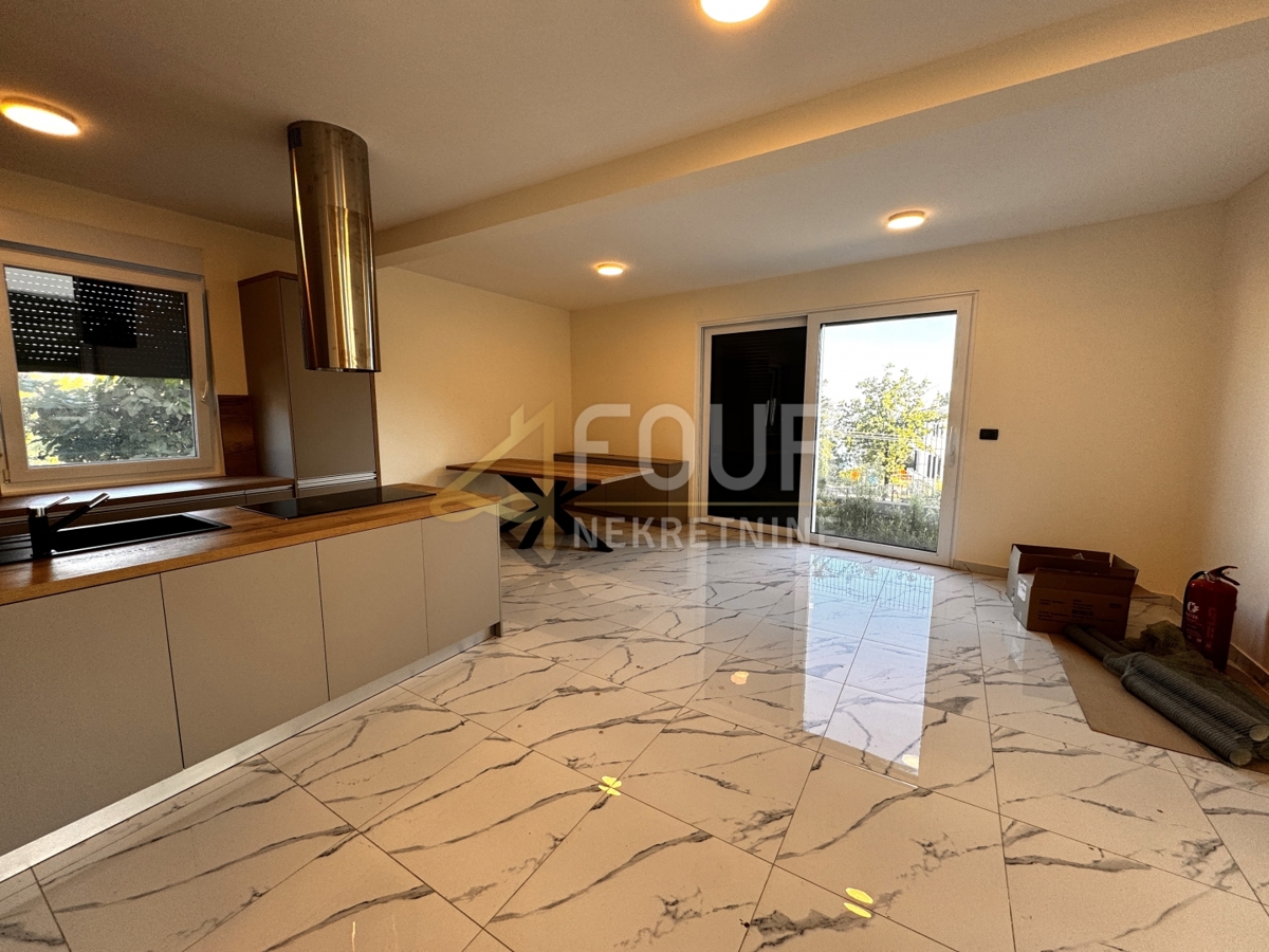 Pobri, Opatija - Okolica, 102,61m2