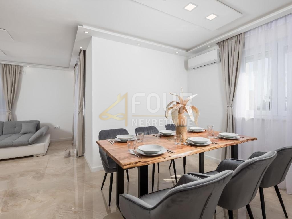 Jadranovo, Crikvenica, 175m2