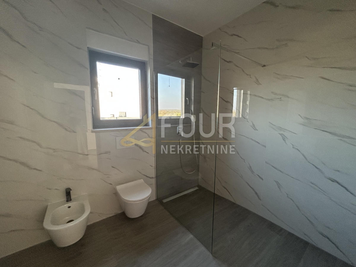 Tar, Tar-Vabriga, 242m2