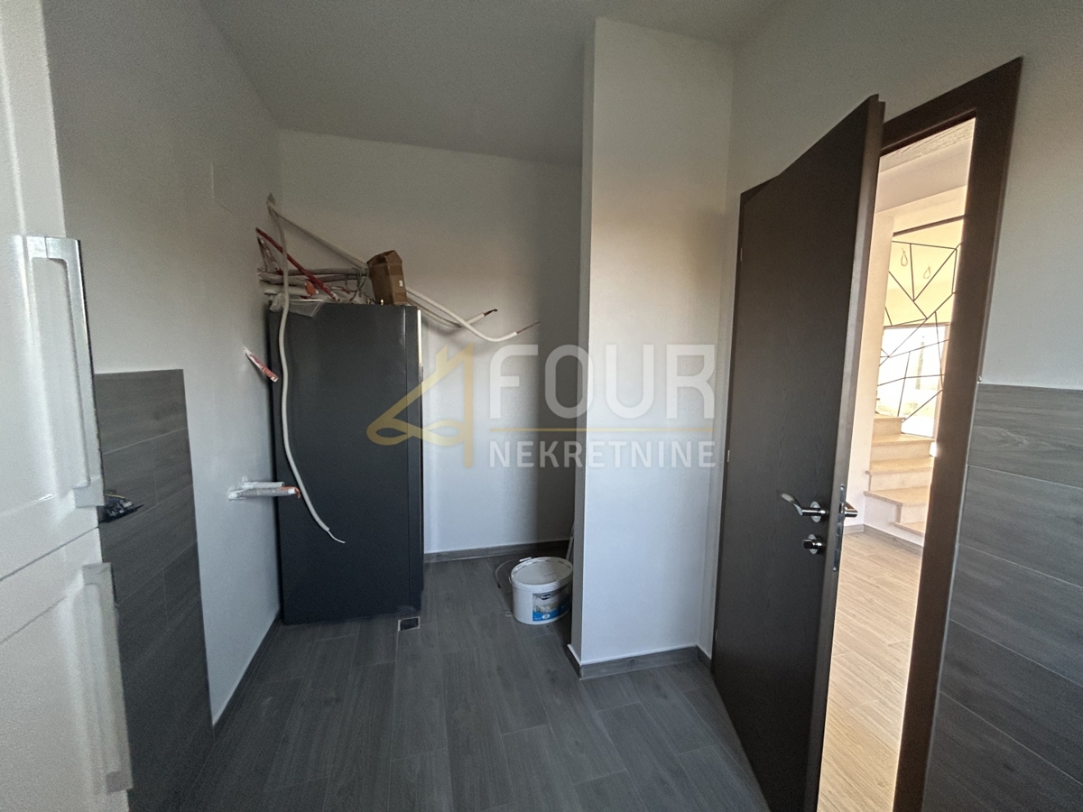 Tar, Tar-Vabriga, 242m2