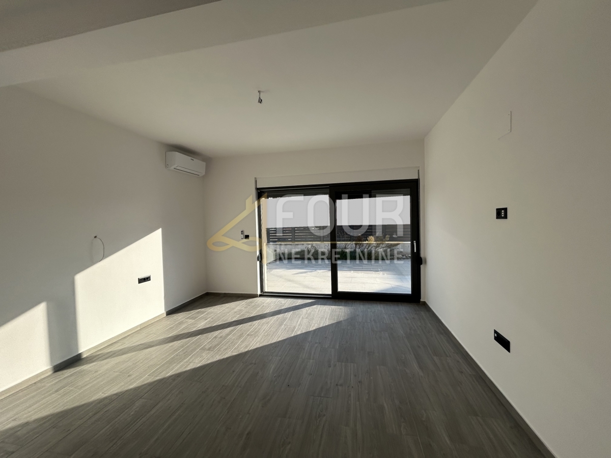 Tar, Tar-Vabriga, 242m2