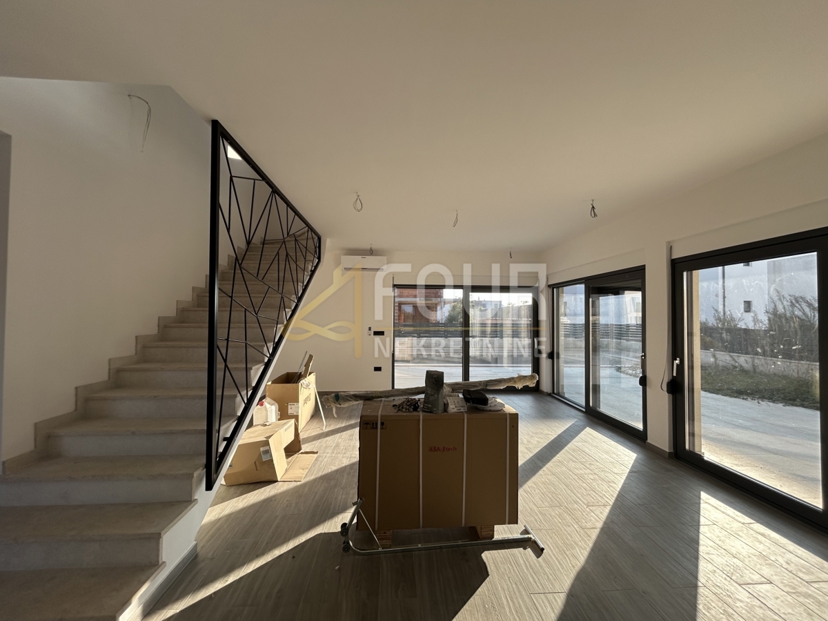 Tar, Tar-Vabriga, 242m2