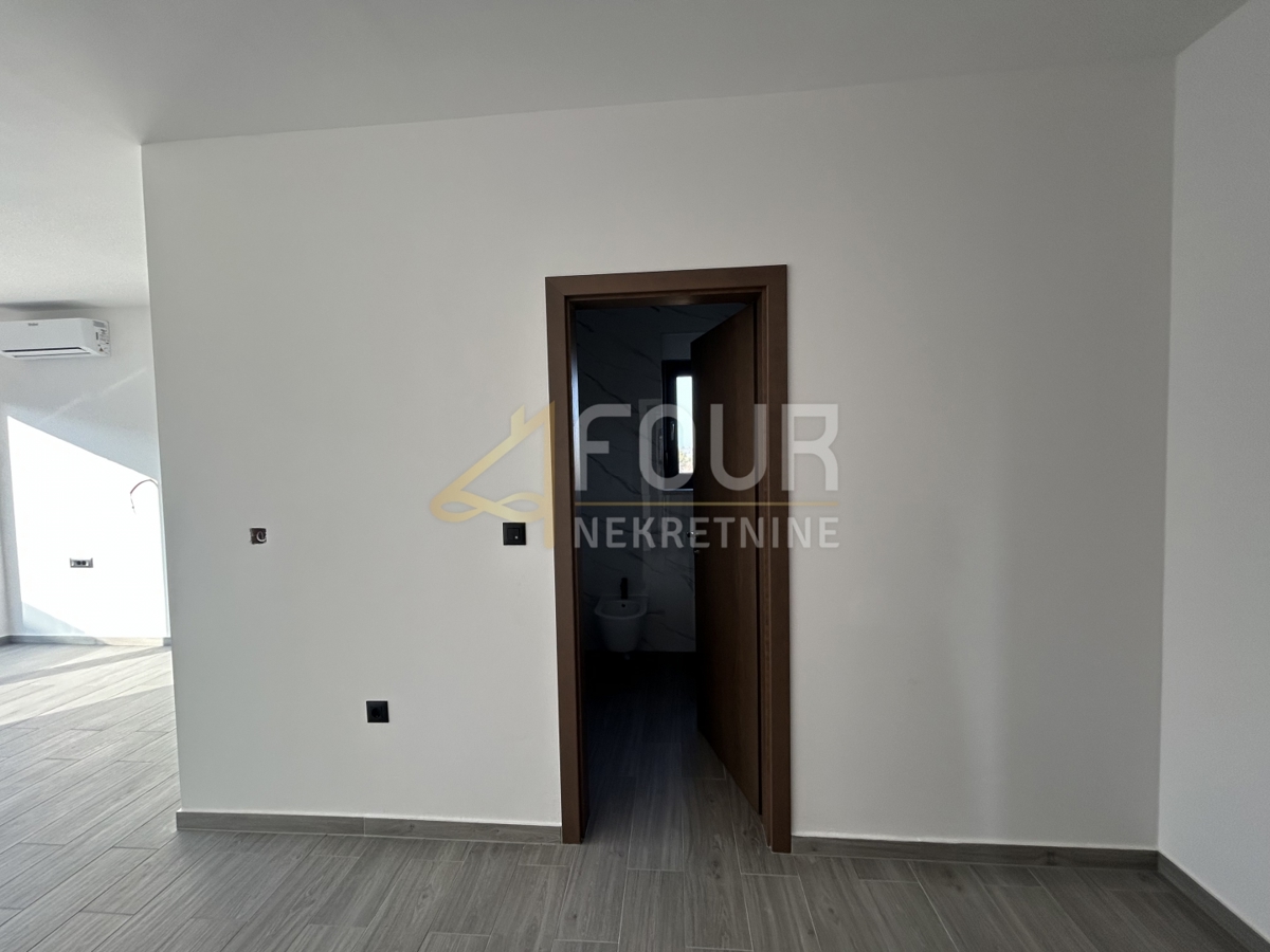 Tar, Tar-Vabriga, 242m2