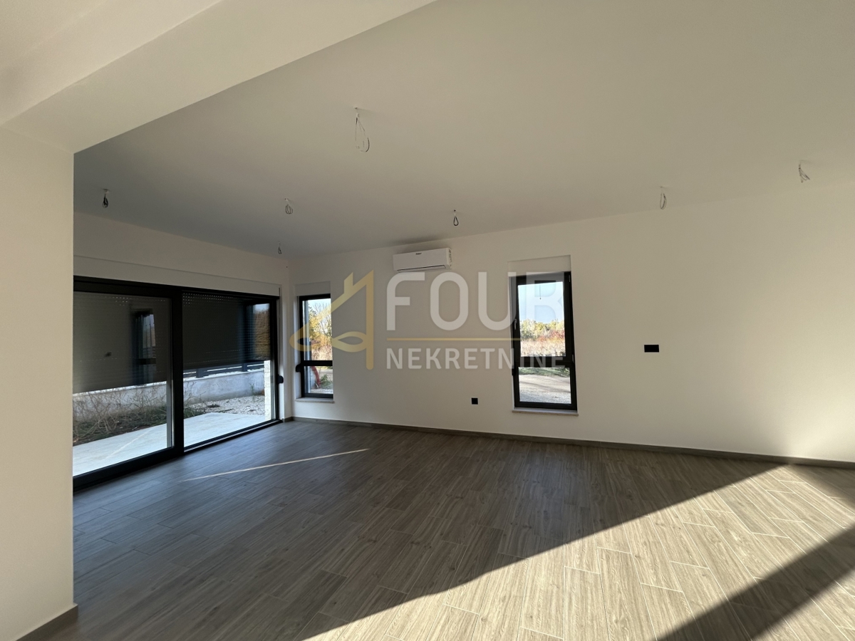 Tar, Tar-Vabriga, 242m2