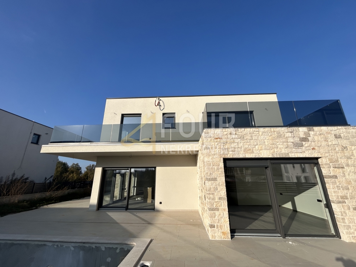 Tar, Tar-Vabriga, 242m2