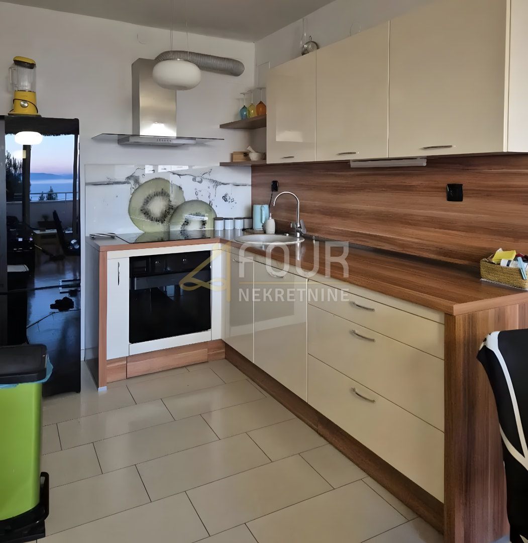 Fiume, Vežica superiore, 2s+db, 61,53m2, balcone