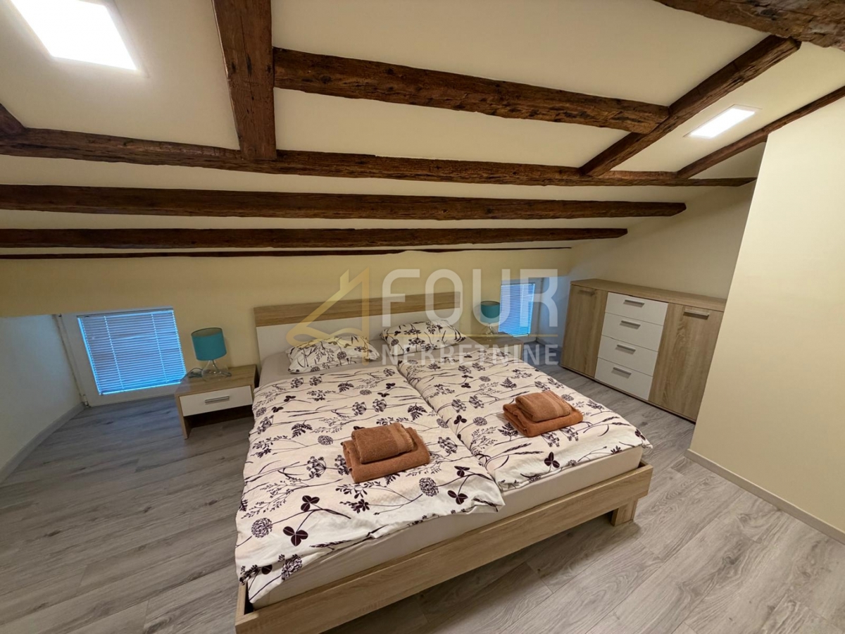 Istria, Parenzo, monolocale più camera da letto, 48m2, terrazza, vista mare