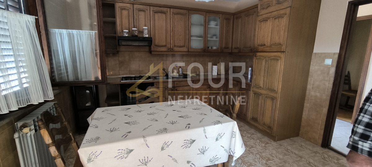 Juradi, Buzet, 176m2