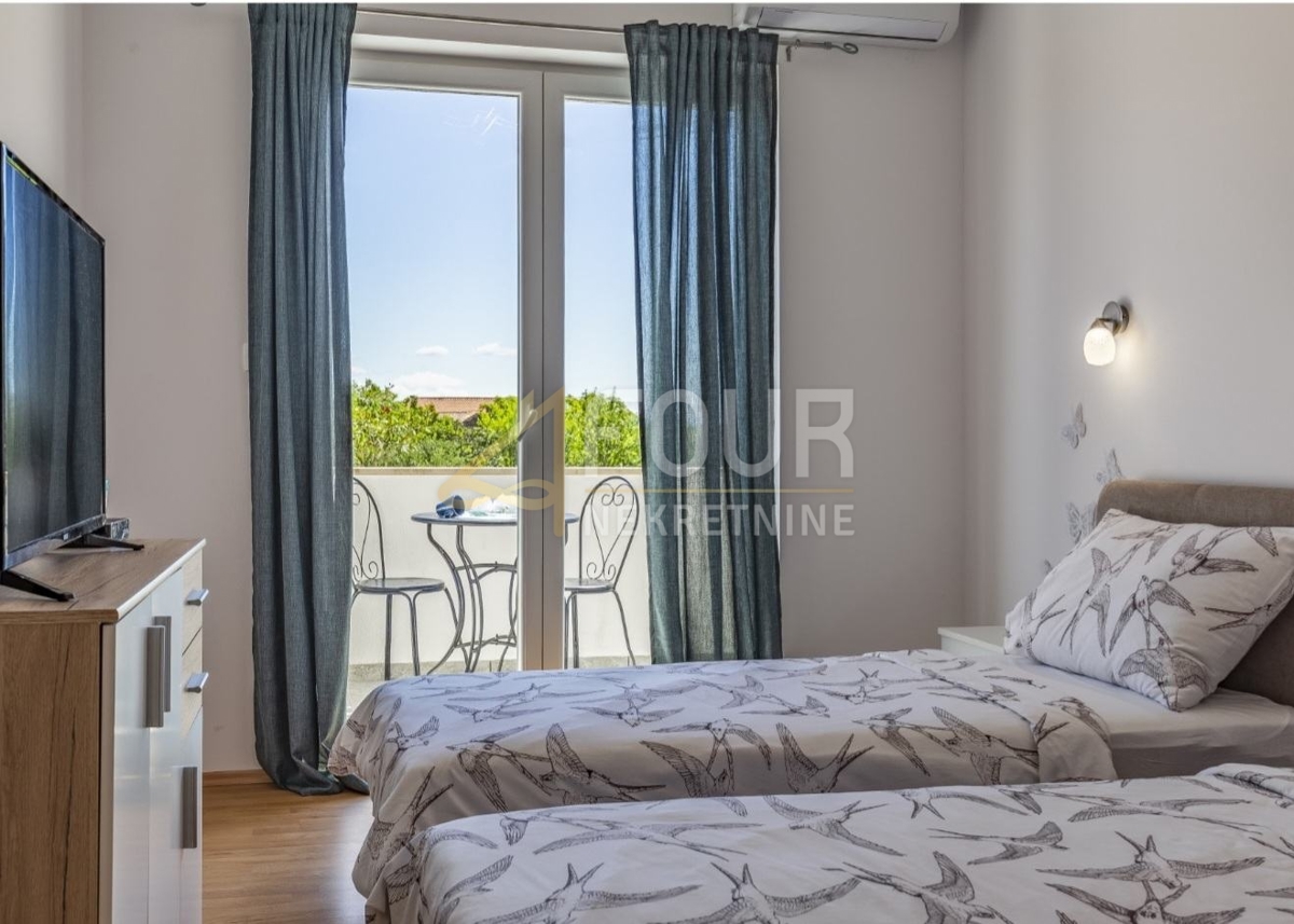 Istria, Marčana, casa gemella con piscina