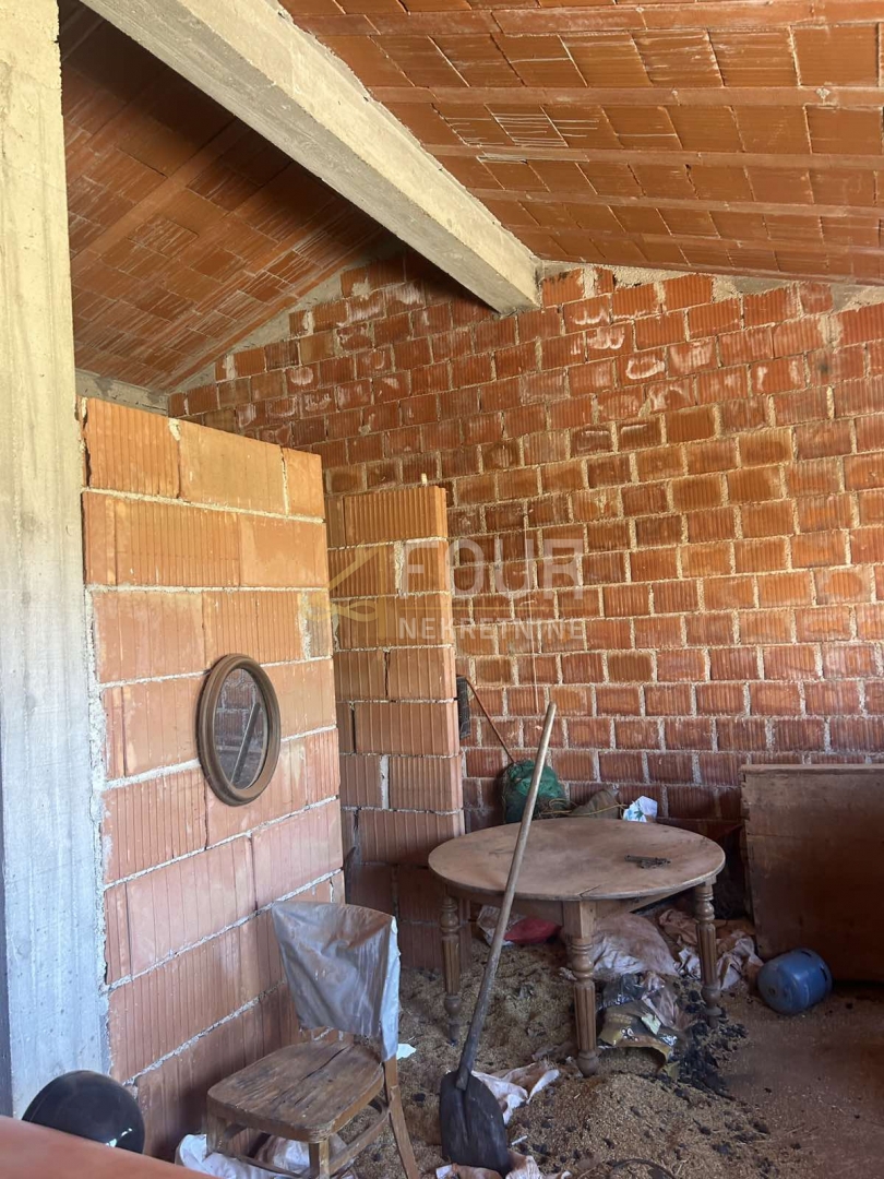 Istria, Marčana - zona circostante, casa indipendente di 50m2.