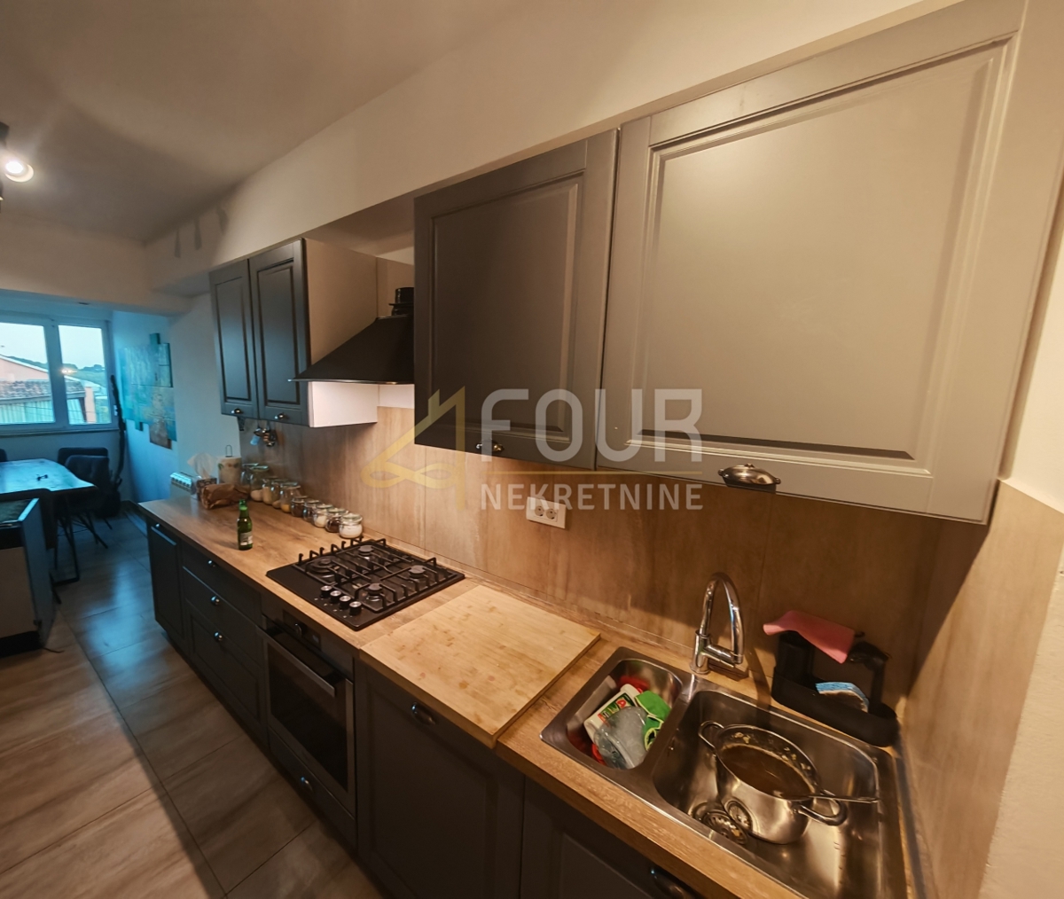 Centar, Pula, 83,79m2