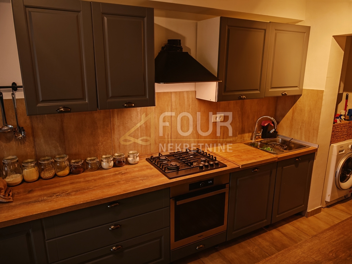 Centar, Pula, 83,79m2