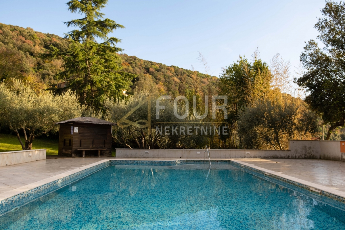 Centar, Pula, 1.600m2