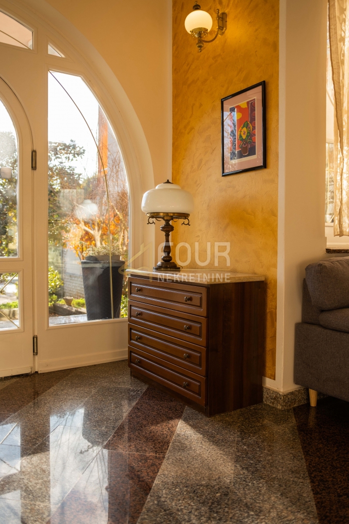 Centar, Pula, 1.600m2