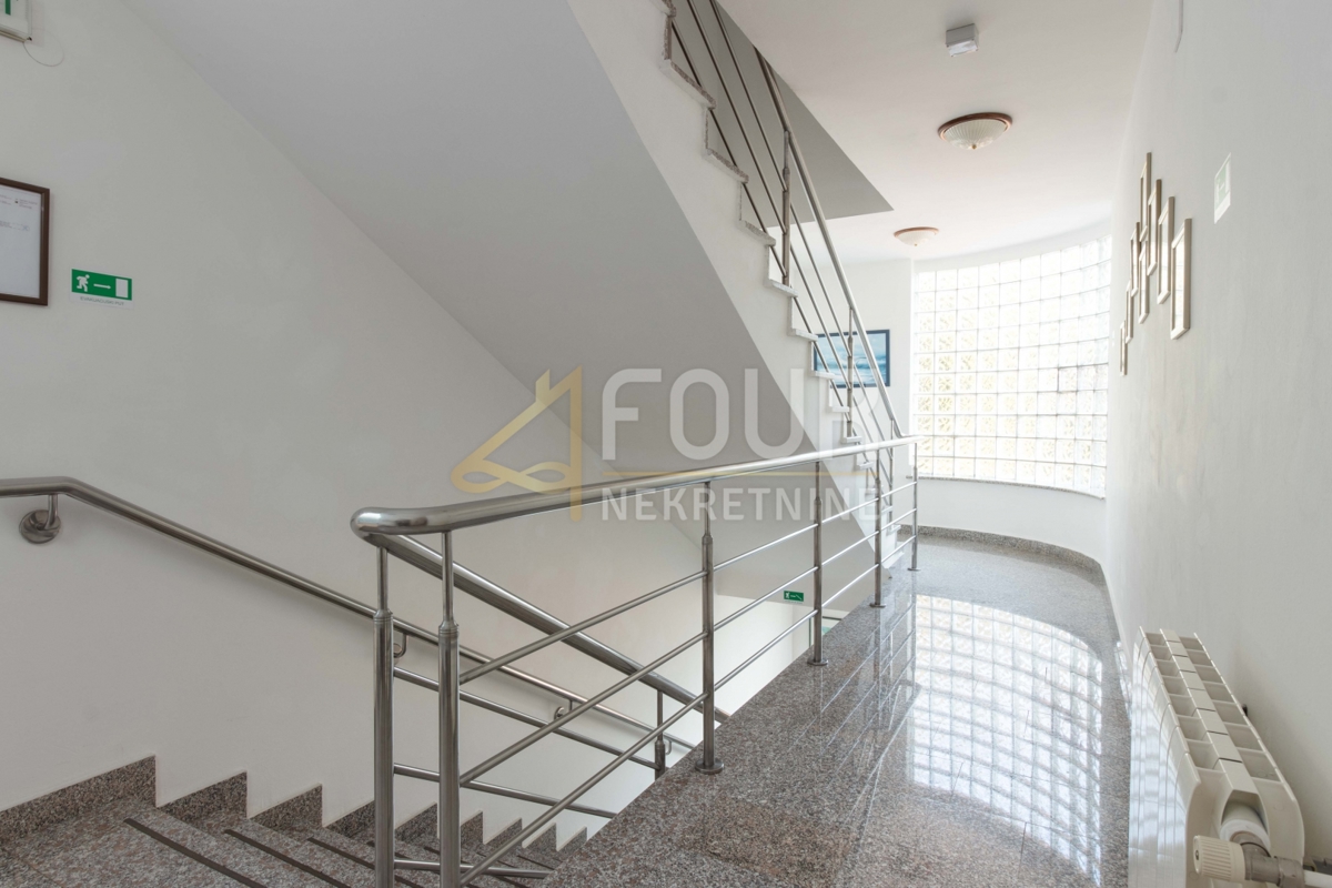 Centar, Pula, 1.600m2