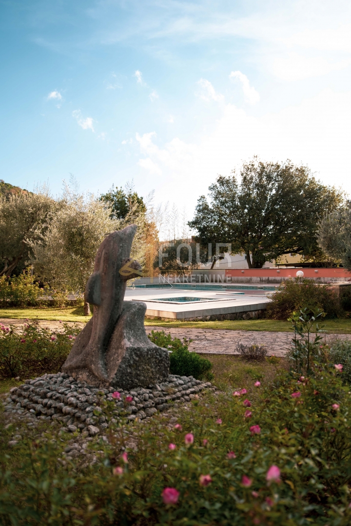 Centar, Pula, 1.600m2