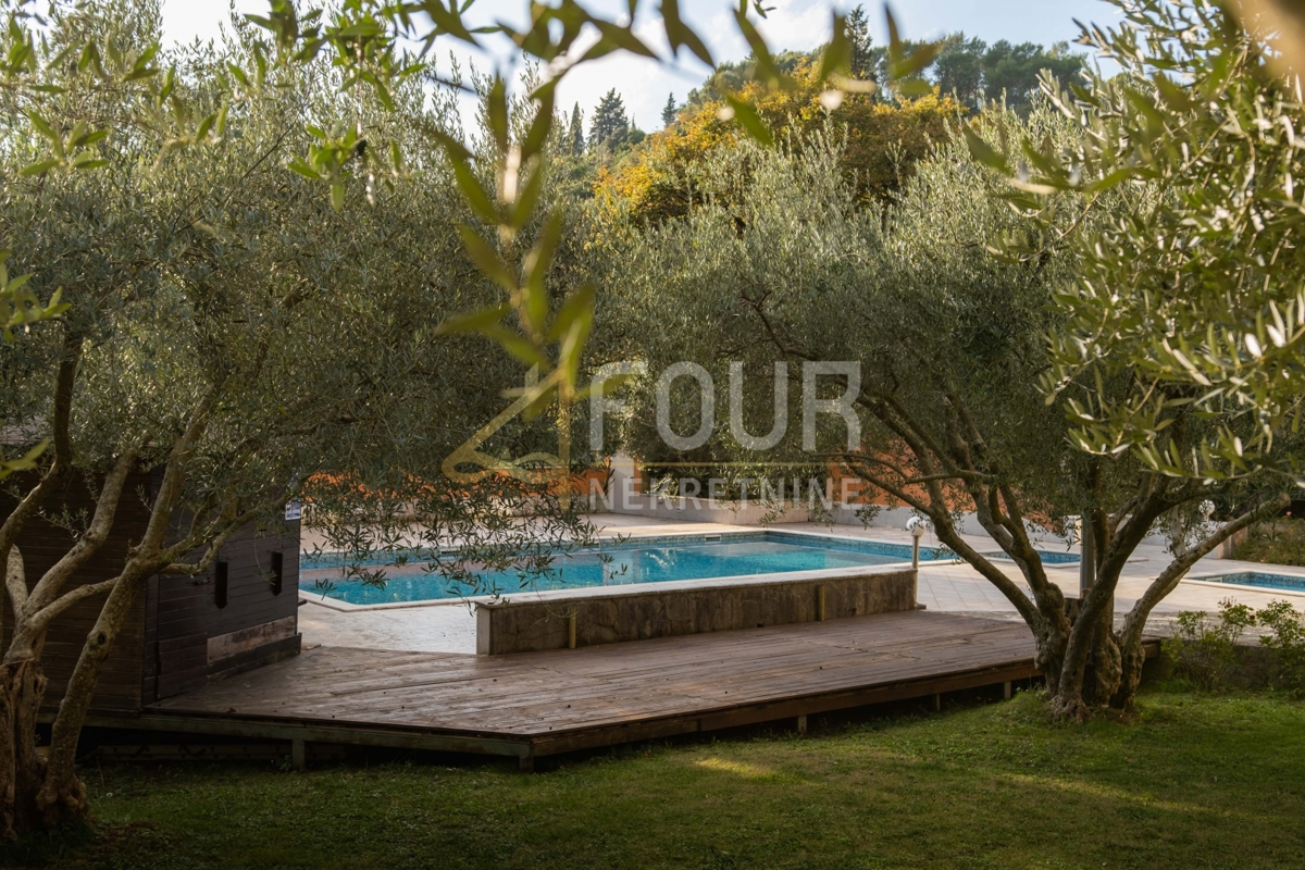 Centar, Pula, 1.600m2