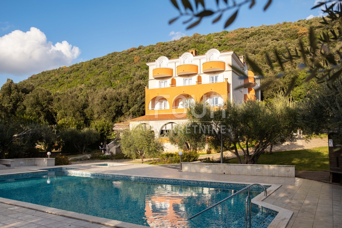 Centar, Pula, 1.600m2