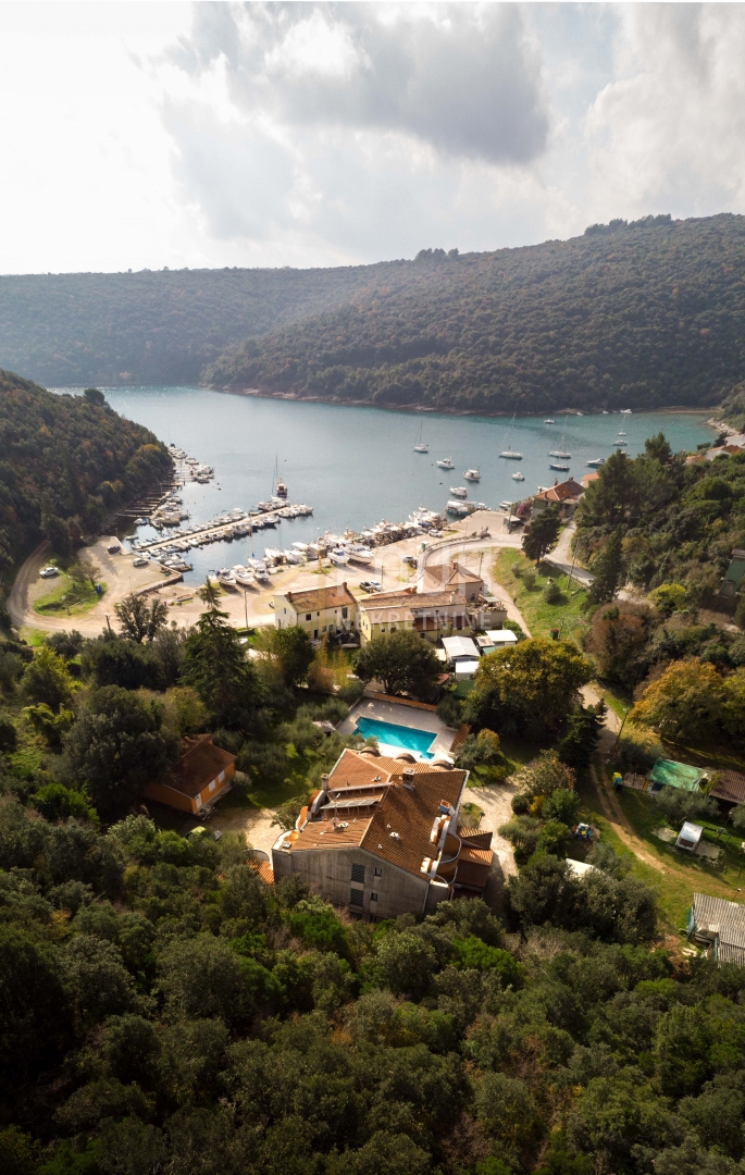 Centar, Pula, 1.600m2