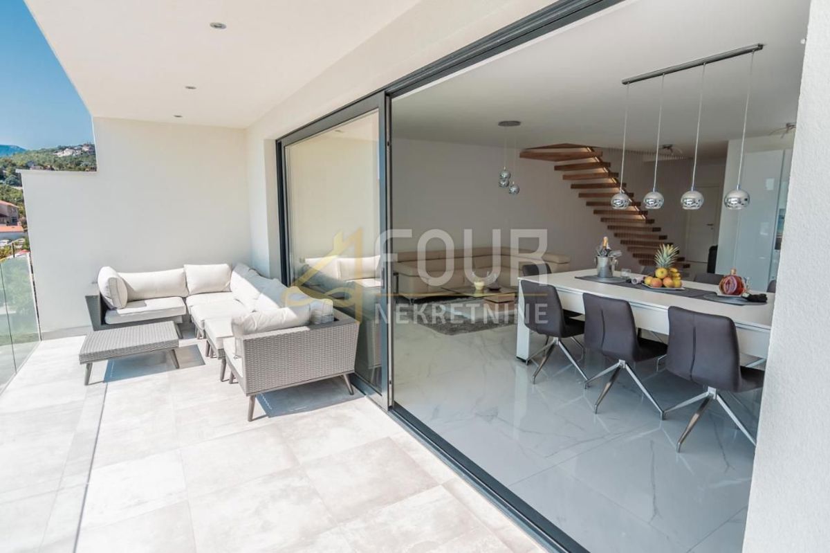 Pobri, Opatija - Okolica, 210,37m2