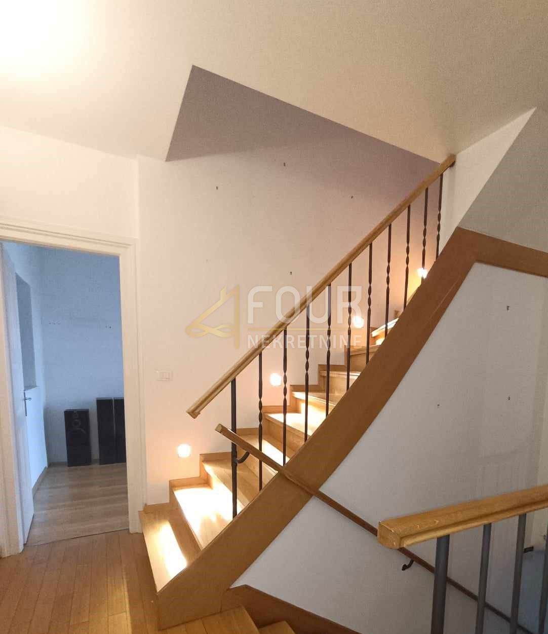 Pobri, Opatija - Okolica, 337,40m2