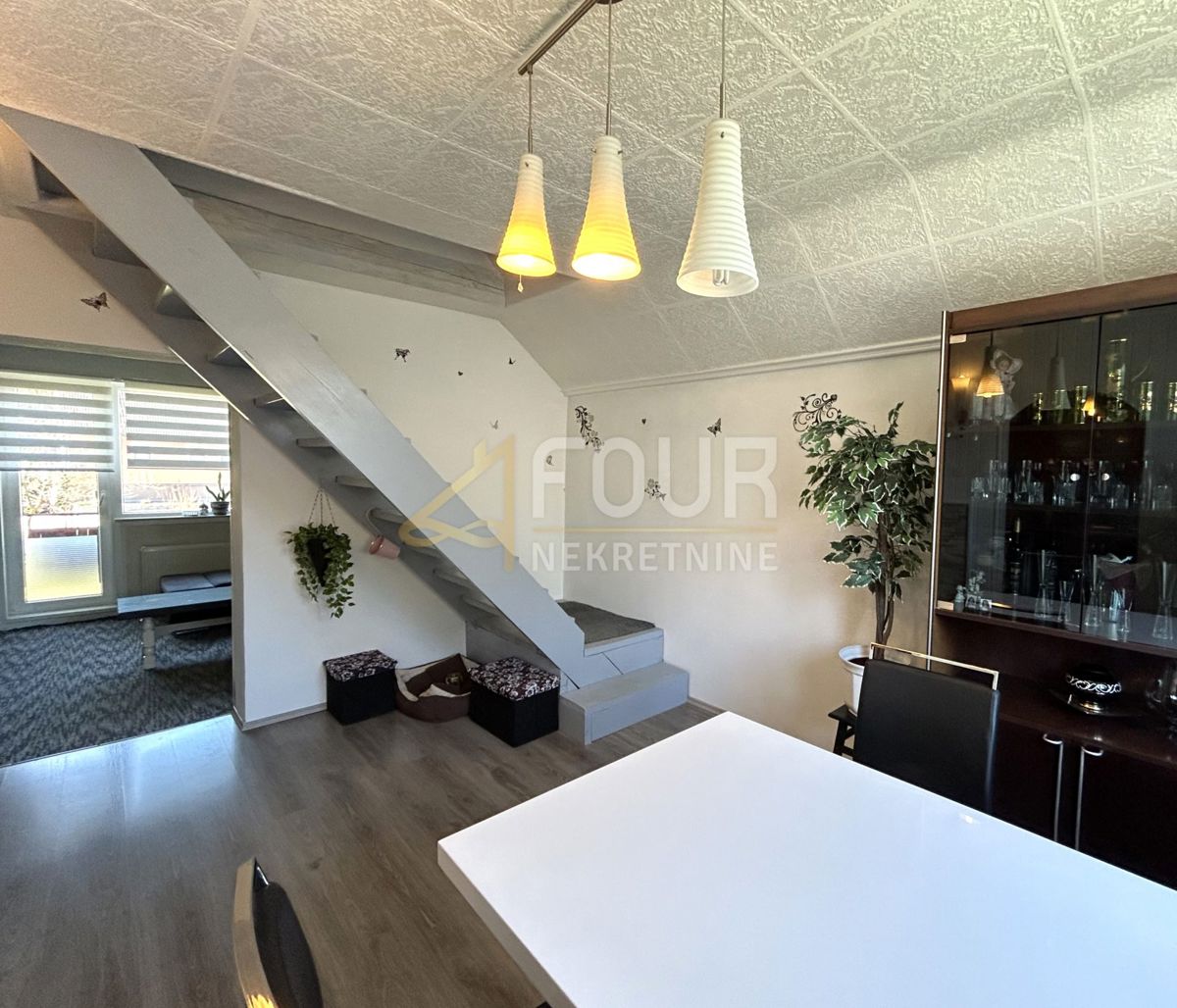 Kupjak, Ravna Gora, 250m2