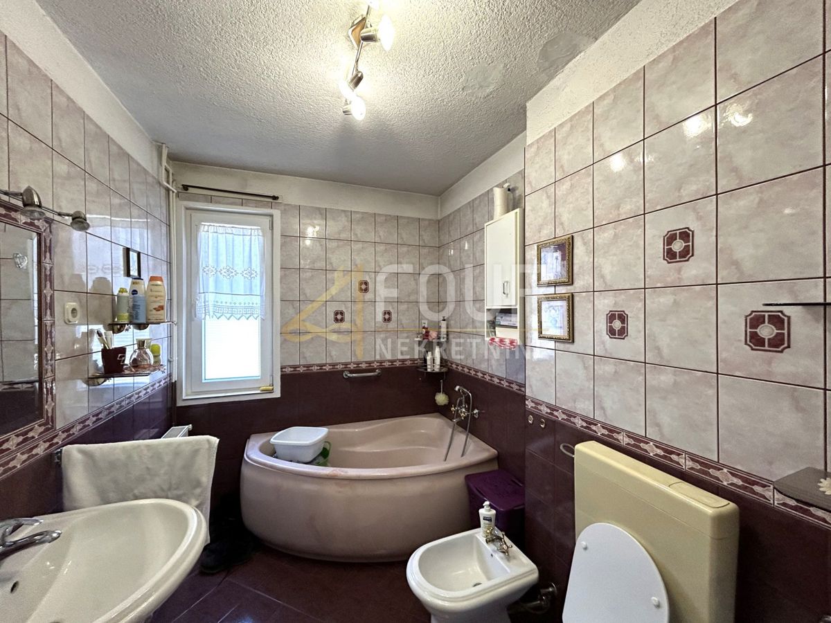 Kupjak, Ravna Gora, 250m2