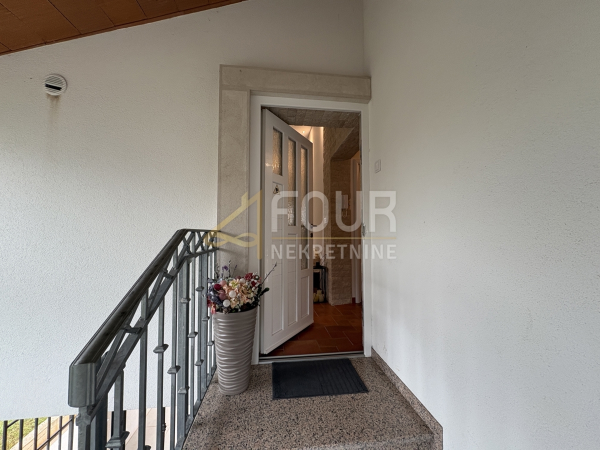 Valdebek, Pula, 104m2