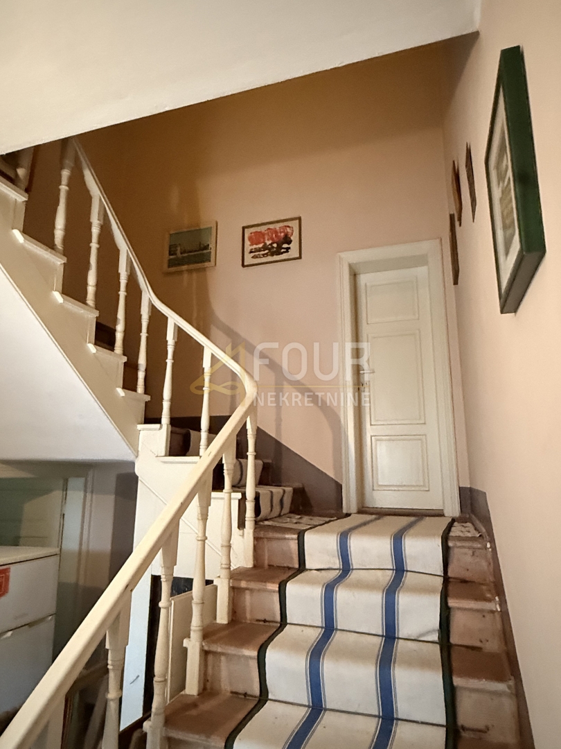 Novi Vinodolski, 180m2