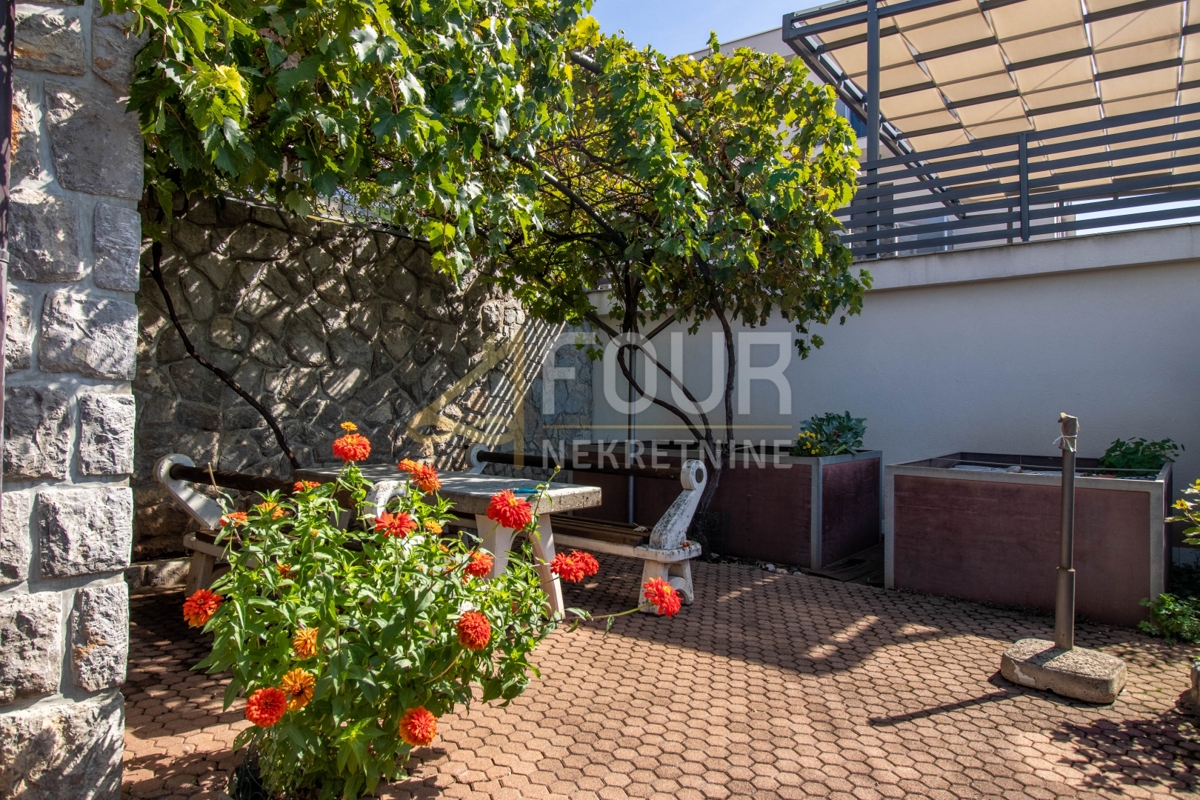 Crikvenica, 163,04m2