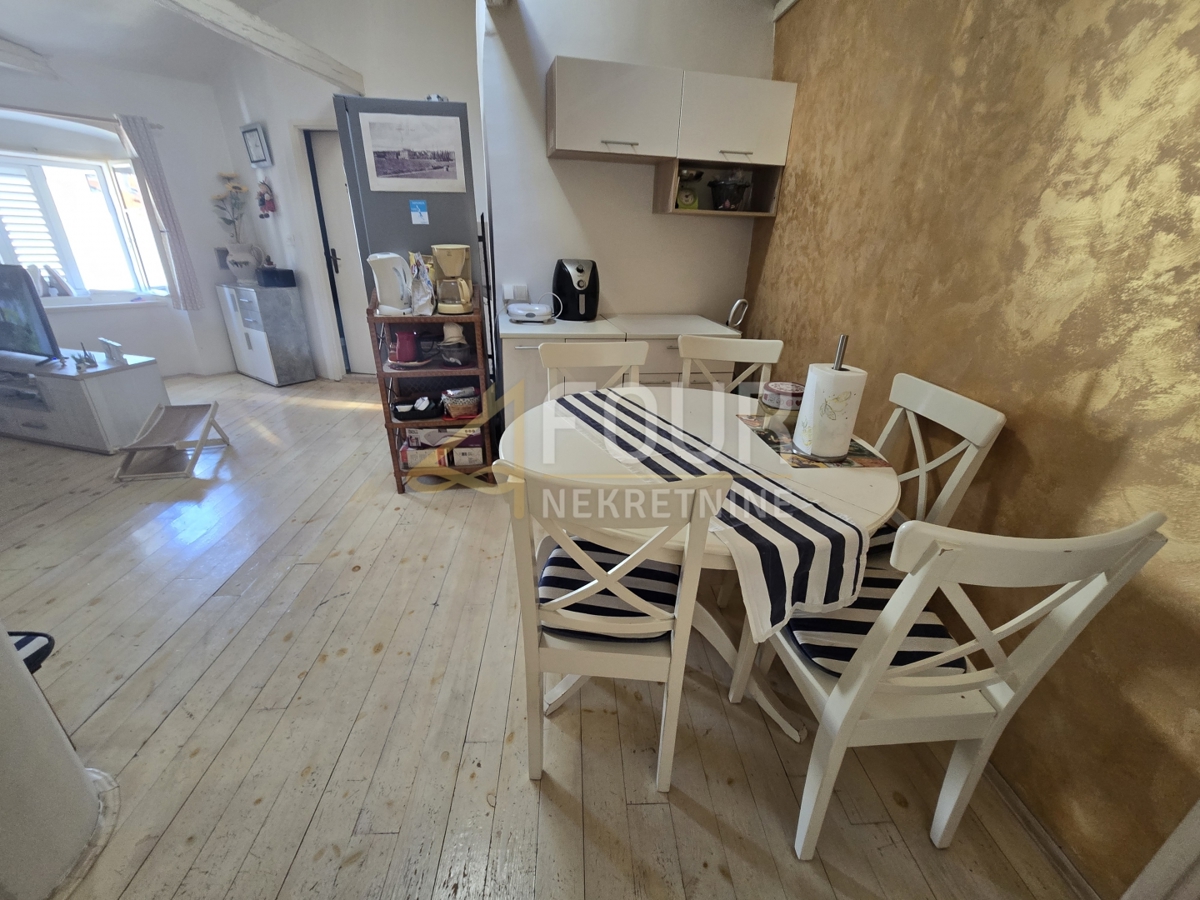 Isola di Cherso, città di Cherso, appartamento a 70m dal lungomare!