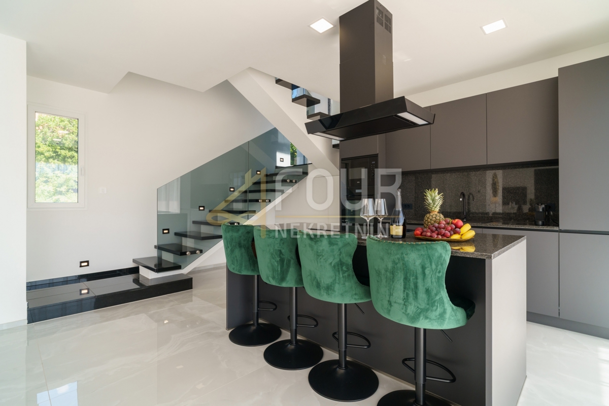 Bribir, Vinodolska Općina, 103m2