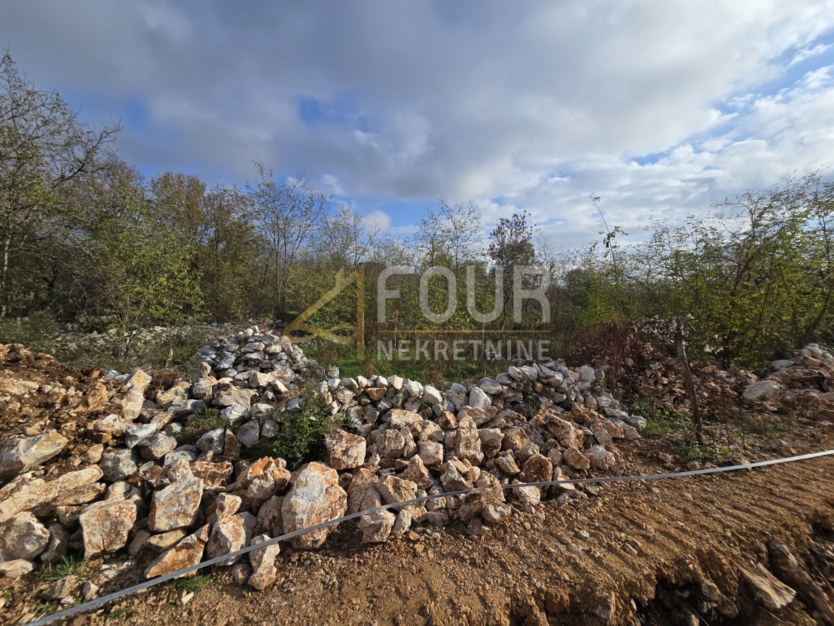 Garica, Vrbnik, 956m2