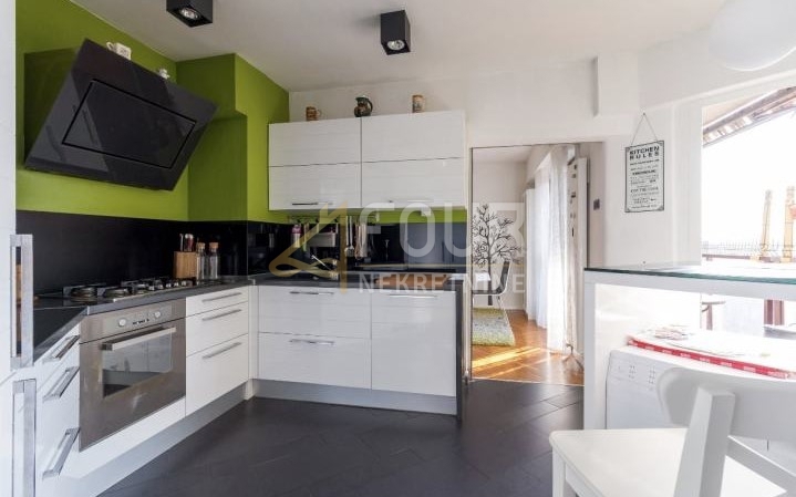 Zagabria, Upper Town, 2s + db, 73,37m2, balcone