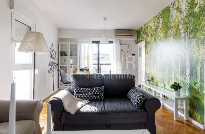 Zagabria, Upper Town, 2s + db, 73,37m2, balcone