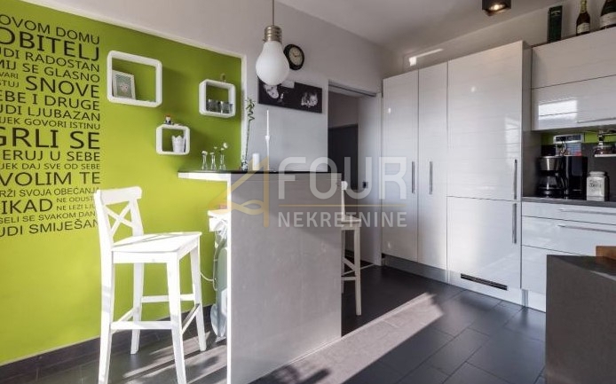 Zagabria, Upper Town, 2s + db, 73,37m2, balcone