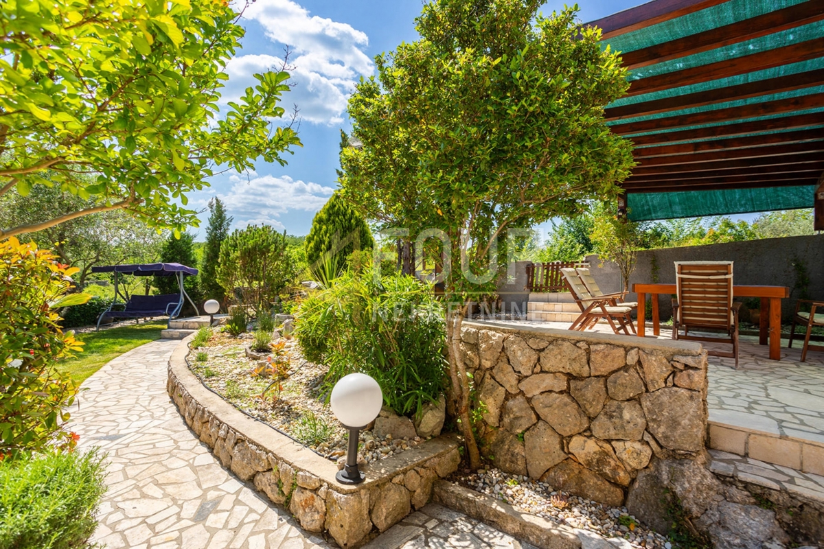 Isola di Krk, Vrbnik - zona circostante, casa indipendente con piscina