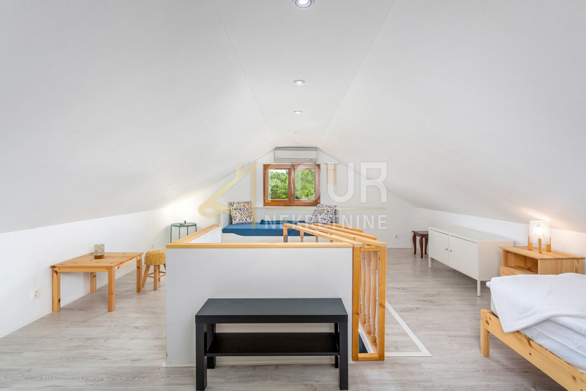 Isola di Krk, Vrbnik - zona circostante, casa indipendente con piscina