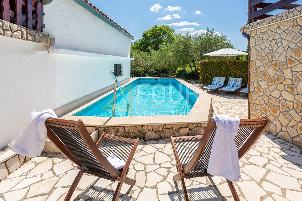 Isola di Krk, Vrbnik - zona circostante, casa indipendente con piscina