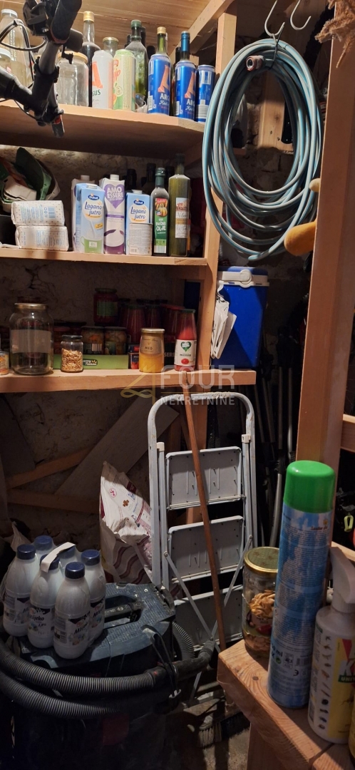 Fiume, Krimeja, casa a schiera