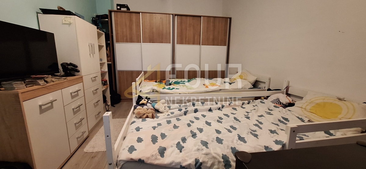 Fiume, Krimeja, casa a schiera