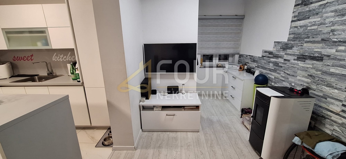 Fiume, Krimeja, casa a schiera