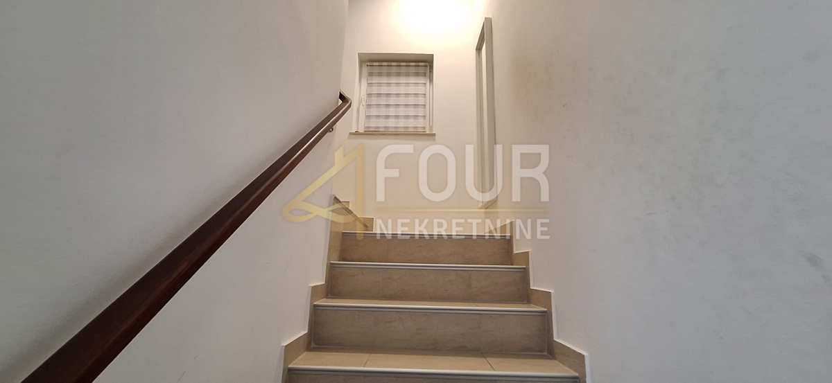 Fiume, Krimeja, casa a schiera