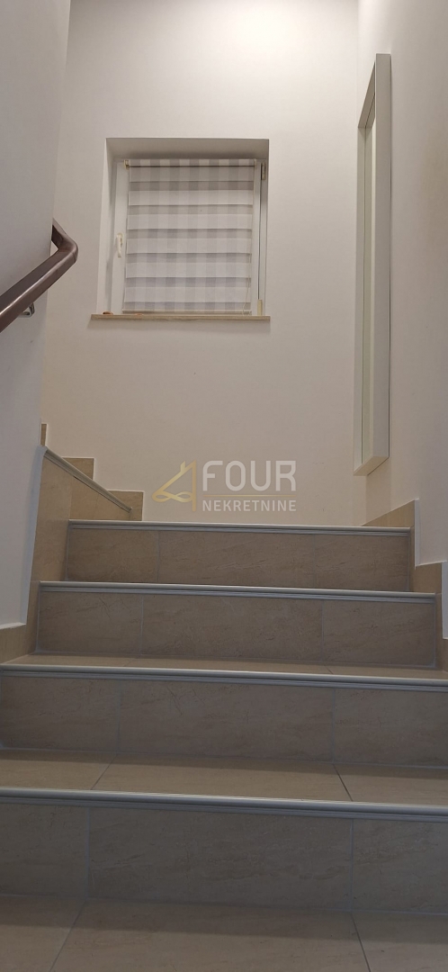 Fiume, Krimeja, casa a schiera