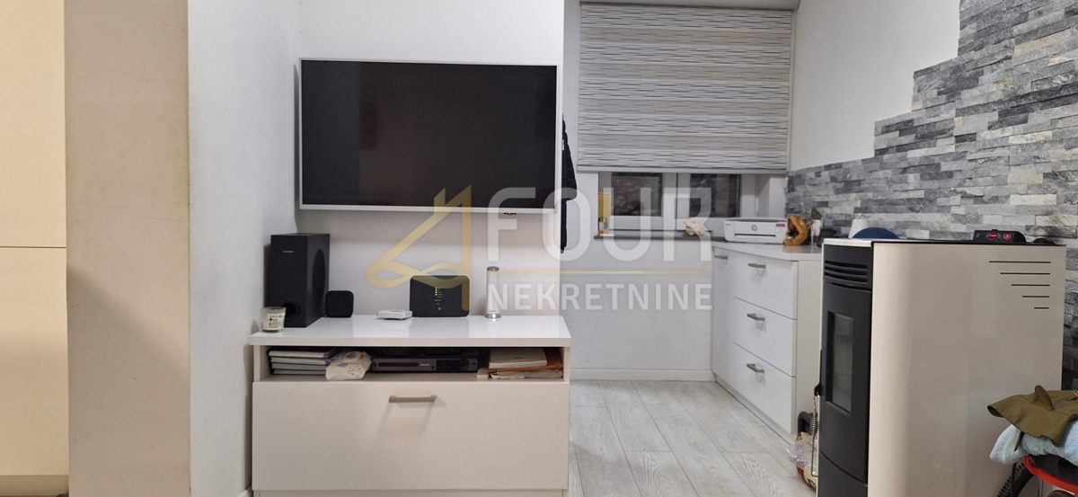 Fiume, Krimeja, casa a schiera