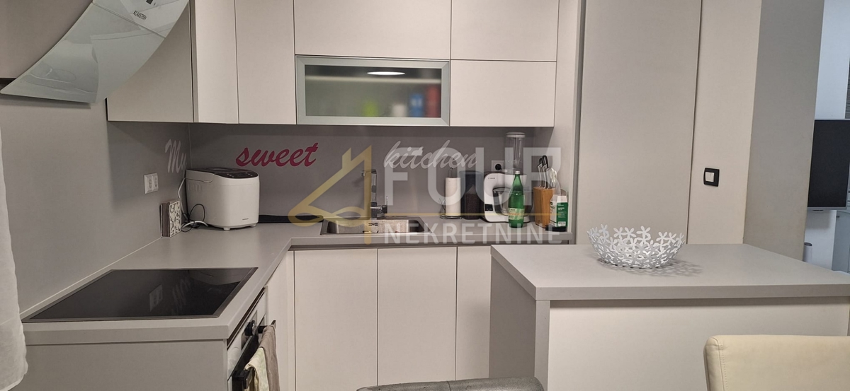 Fiume, Krimeja, casa a schiera